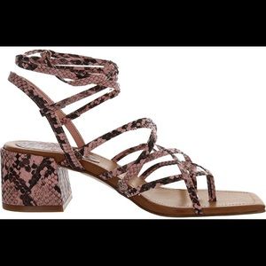 ⬇️ Pink faux leather snakeskin sandals. Size 6